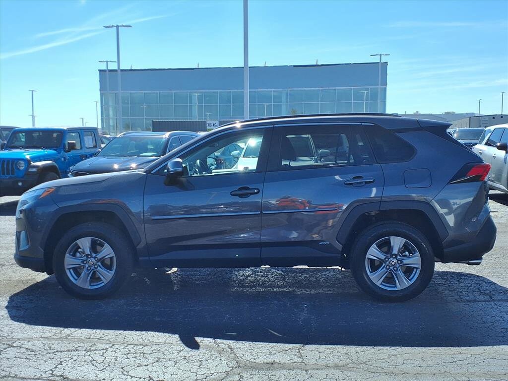 2024 Toyota RAV4 Hybrid LE photo 3