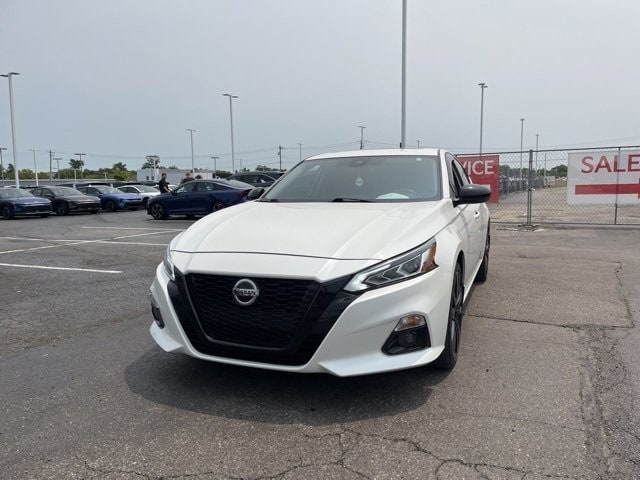 Used 2022 Nissan Altima SR with VIN 1N4BL4CW2NN303174 for sale in Cincinnati, OH