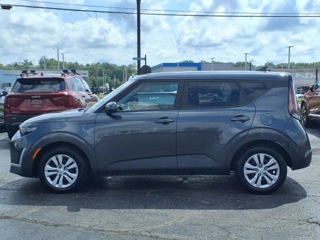2023 Kia Soul LX photo 2