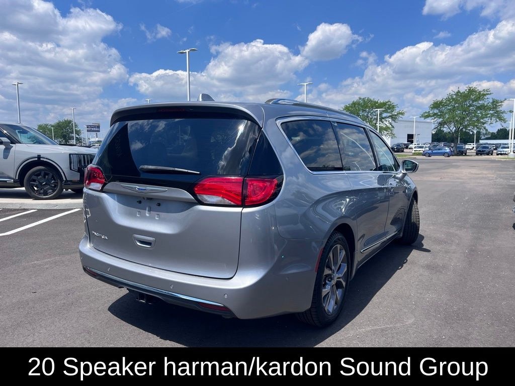 Used 2019 Chrysler Pacifica Limited Minivan/Van