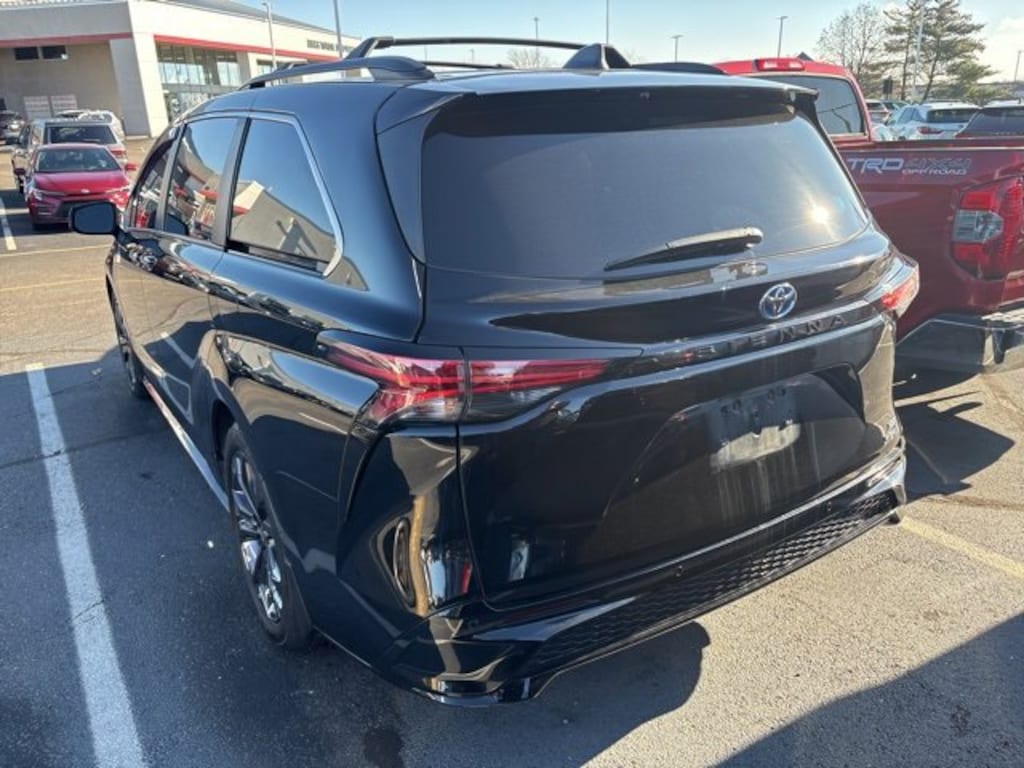 Used 2022 Toyota Sienna XSE Van Passenger Van