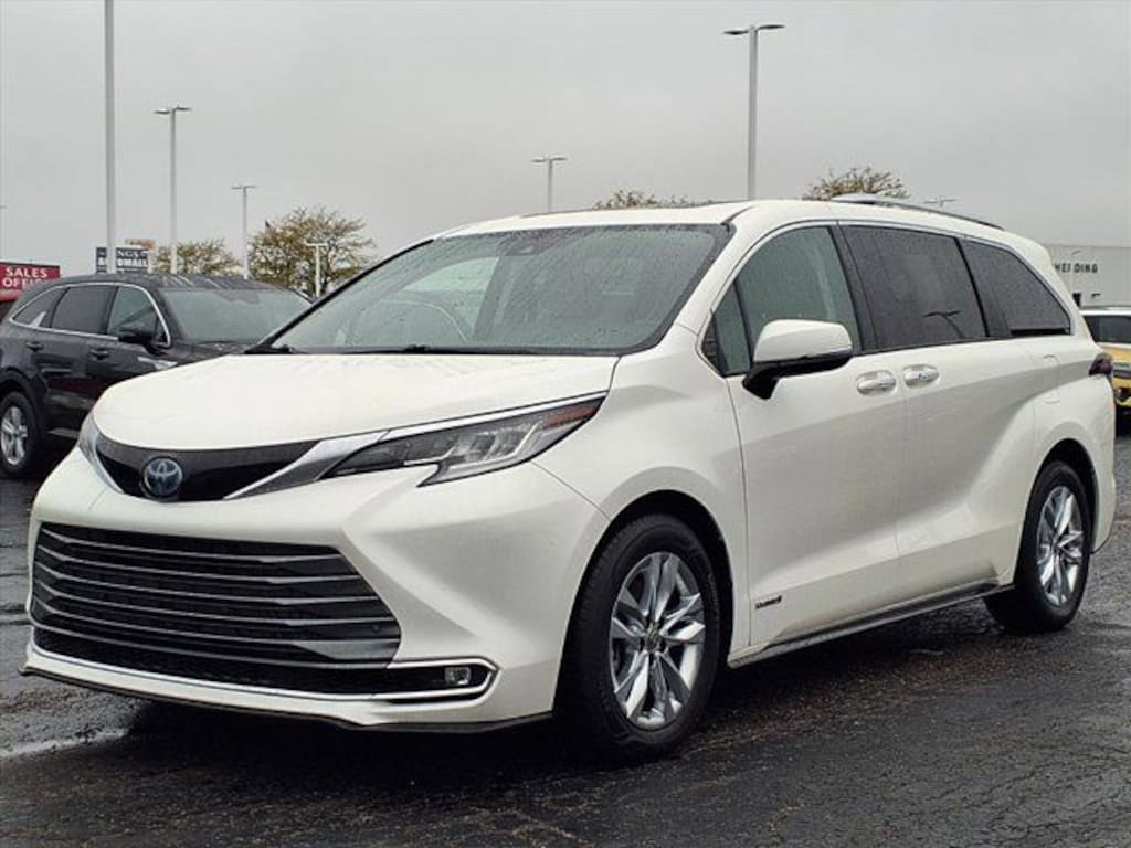 Used 2021 Toyota Sienna Limited Van