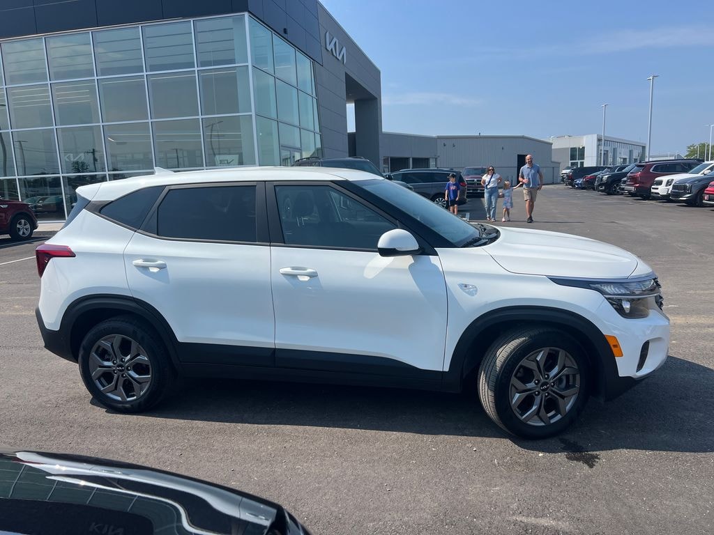 Certified 2024 Kia Seltos LX SUV