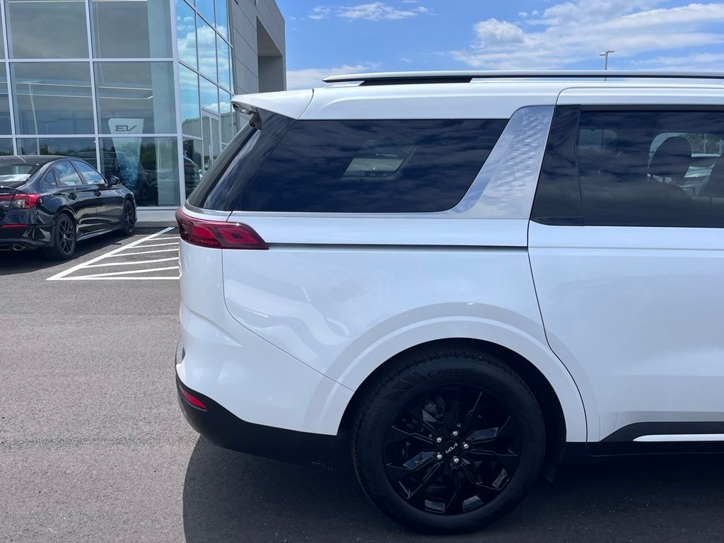 Certified 2024 Kia Carnival SX Minivan/Van