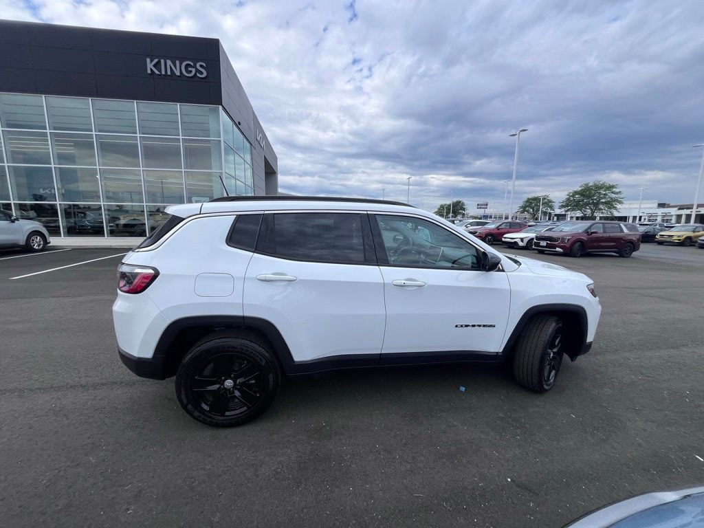Used 2022 Jeep Compass Latitude SUV