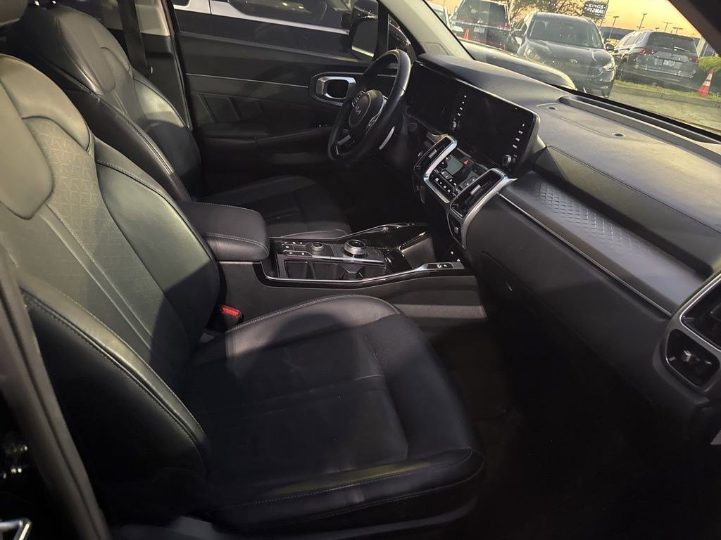 2022 Kia Sorento Plug-In Hybrid SX photo 3