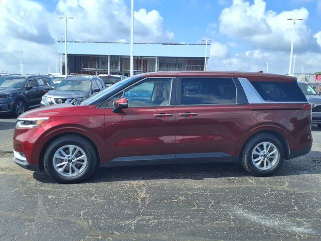 2024 Kia Carnival LX photo 3
