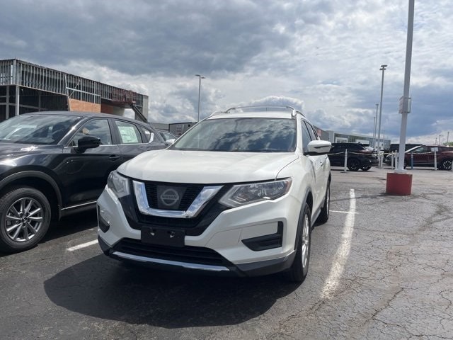 Used 2017 Nissan Rogue SV with VIN KNMAT2MV7HP600708 for sale in Cincinnati, OH