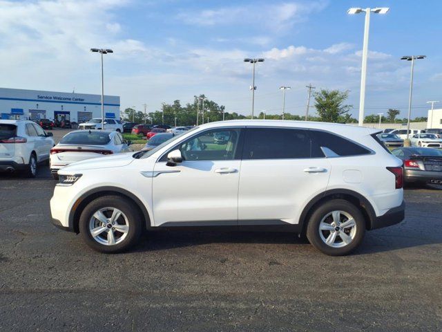 2023 Kia Sorento LX photo 3