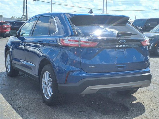 2022 Ford Edge SEL photo 4