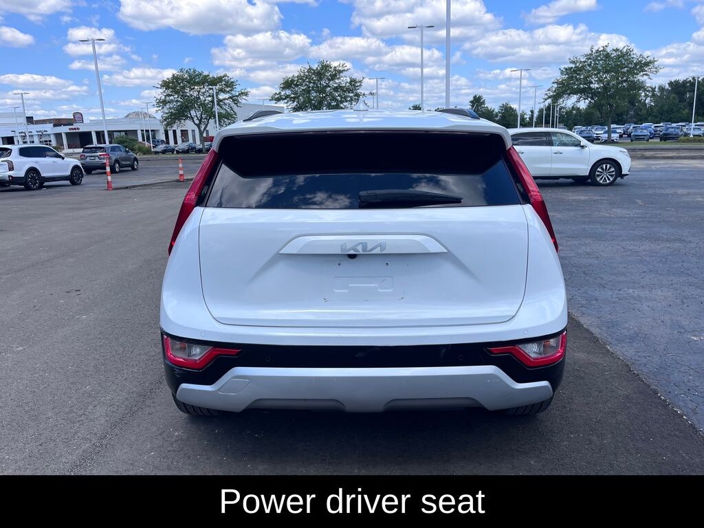 Used 2023 Kia Niro EX Touring SUV