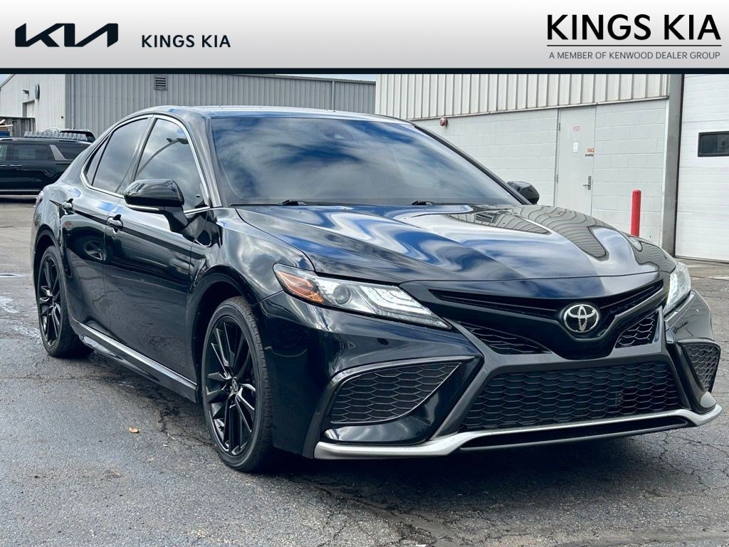2022 Toyota Camry XSE's photo
