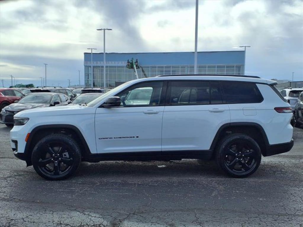 Used 2023 Jeep Grand Cherokee L Altitude SUV