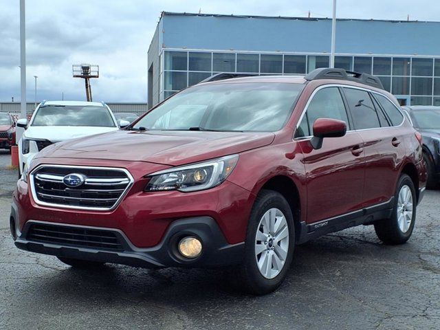 2018 Subaru Outback Premium photo 2