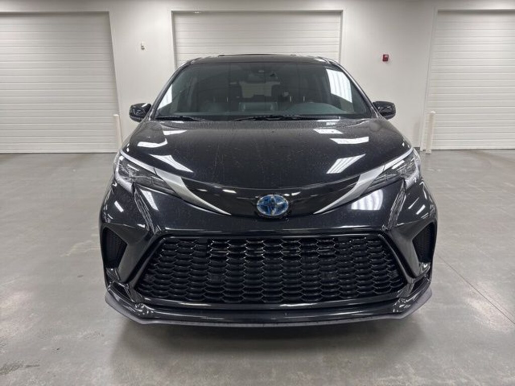 Used 2022 Toyota Sienna XSE 7 Passenger Minivan/Van