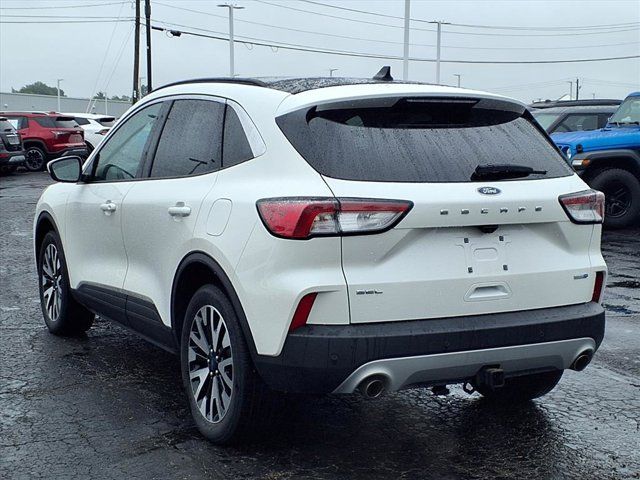 2020 Ford Escape SEL photo 4