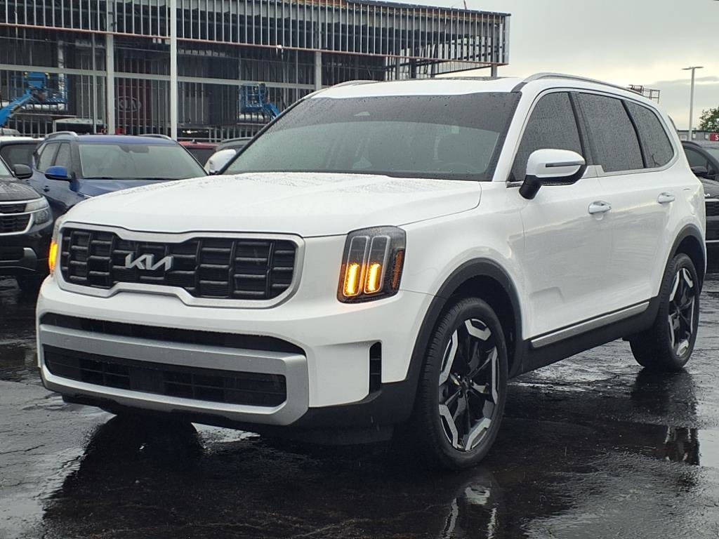 Certified 2024 Kia Telluride S with VIN 5XYP6DGC4RG519774 for sale in Cincinnati, OH