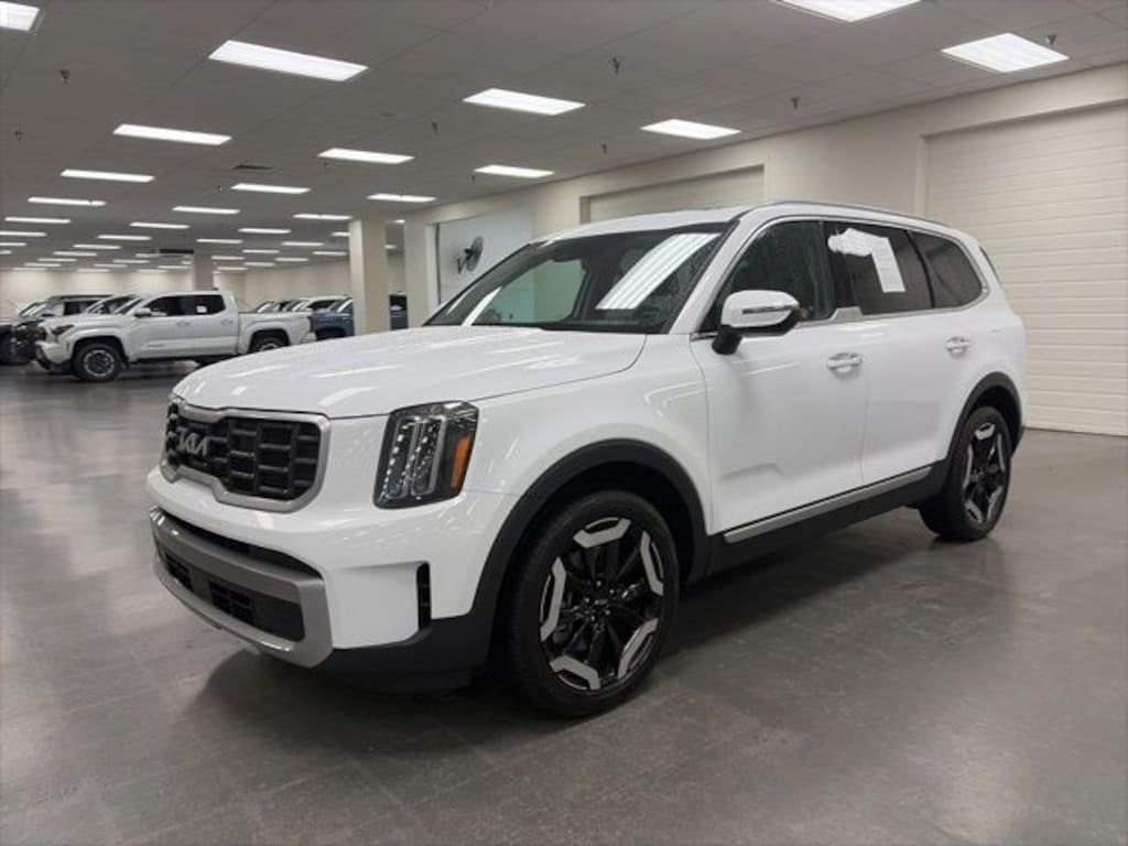 Used 2024 Kia Telluride S SUV