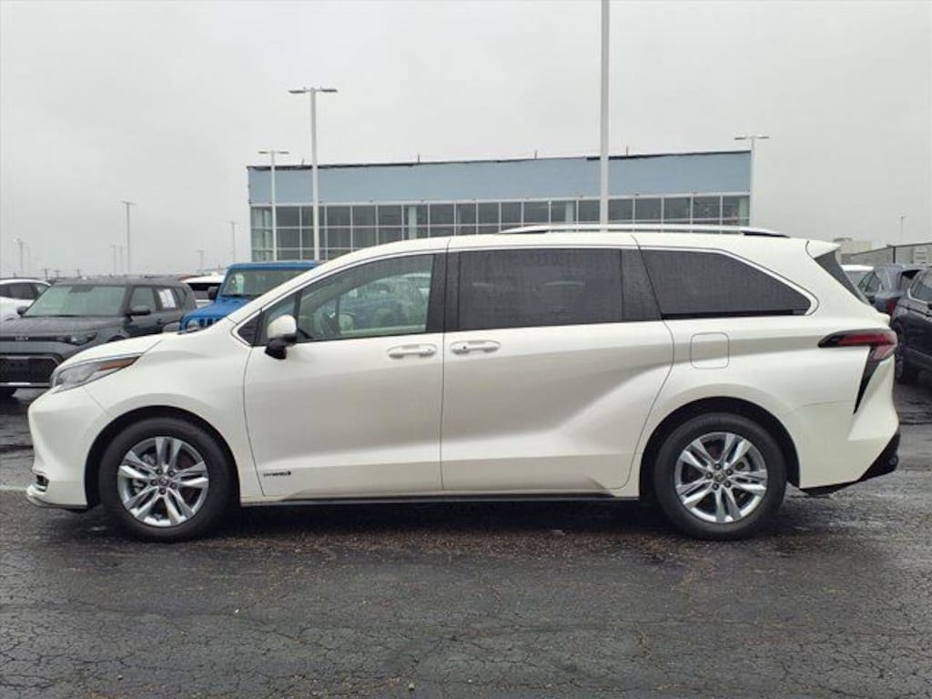 Used 2021 Toyota Sienna Limited Van