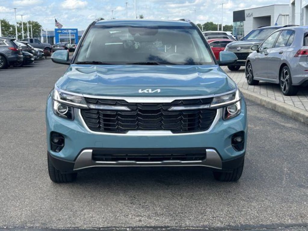 Used 2025 Kia Seltos EX SUV