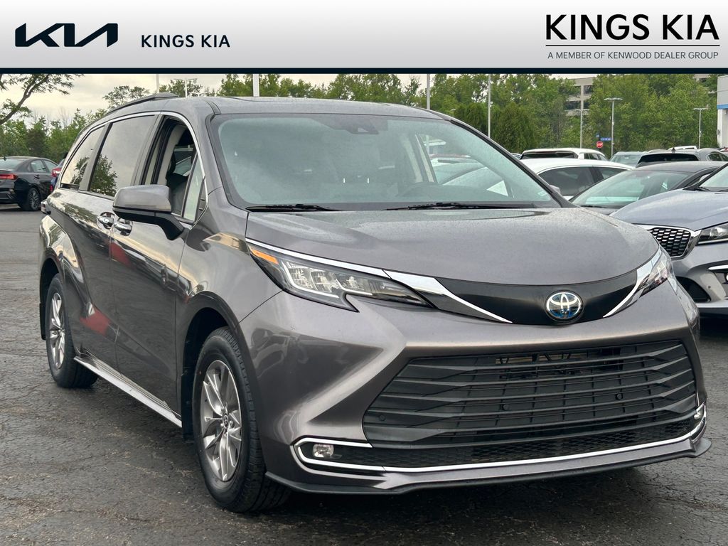 2023 Toyota Sienna Minivan/Van 