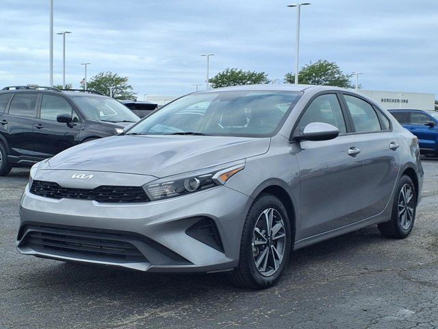 2024 Kia Forte LXS photo 2