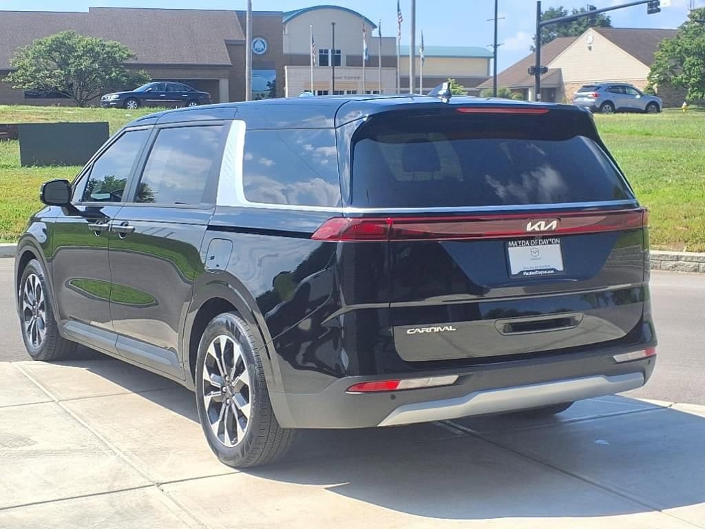 Used 2024 Kia Carnival EX MPV
