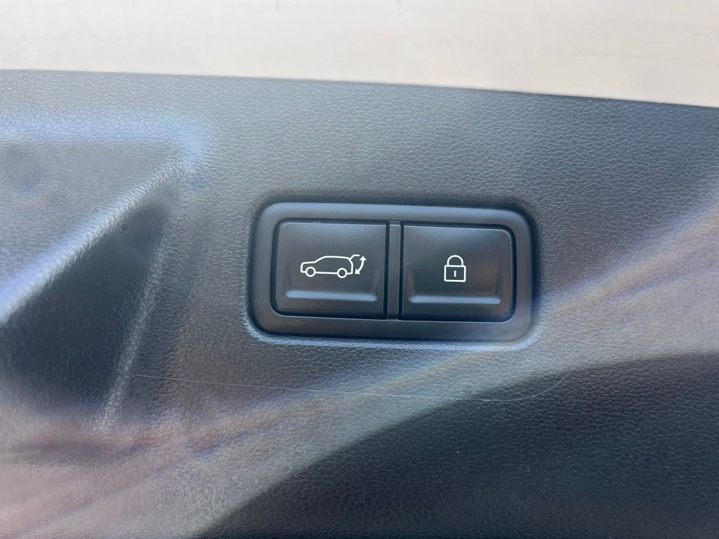 2025 Hyundai Santa Fe Limited - Photo 25