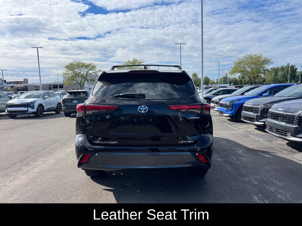 Used 2022 Toyota Highlander Hybrid Limited SUV