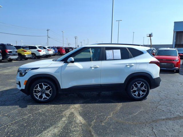 2023 Kia Seltos EX photo 3