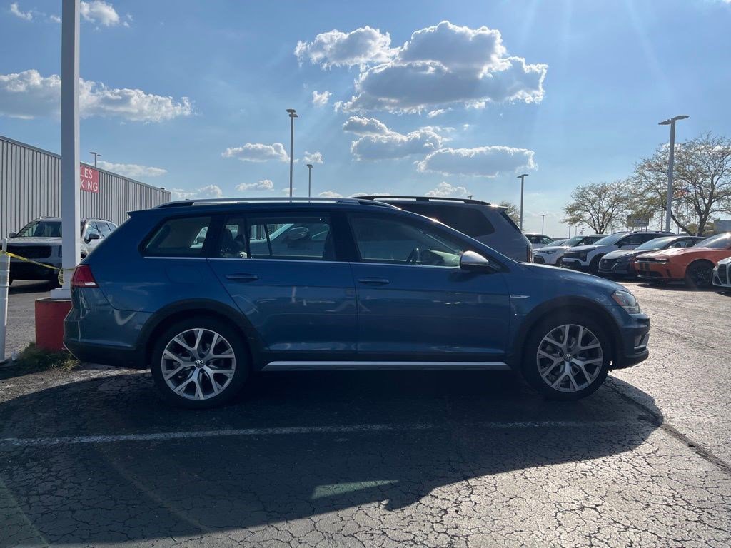 2017 Volkswagen Golf Alltrack TSI SEL photo 3