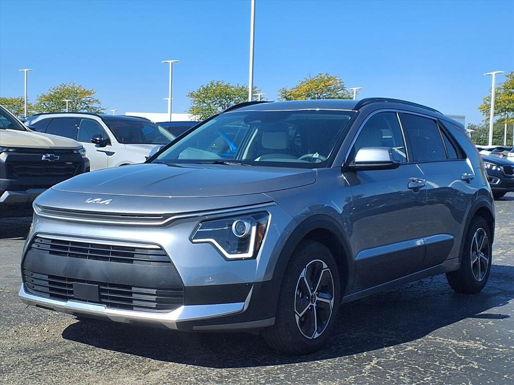 2023 Kia Niro EX photo 2