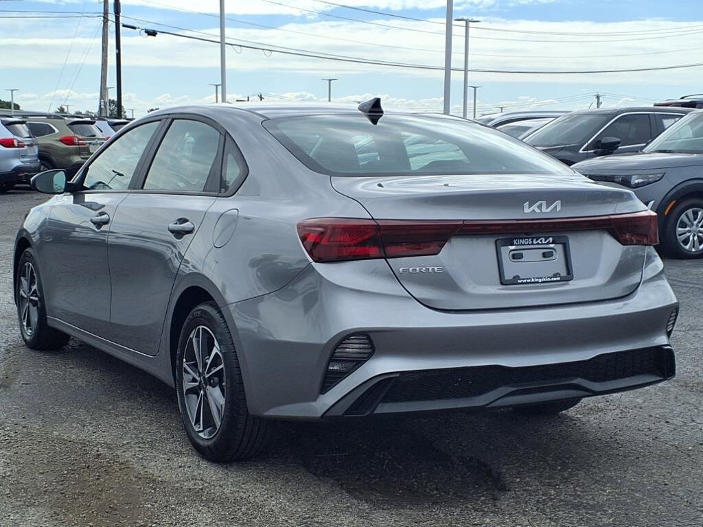2024 Kia Forte LXS photo 4