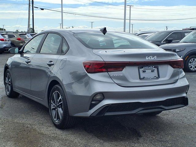 2024 Kia Forte LXS photo 4