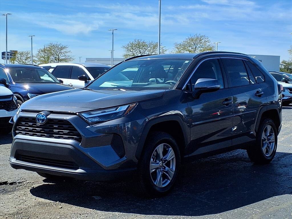 2024 Toyota RAV4 Hybrid LE photo 2