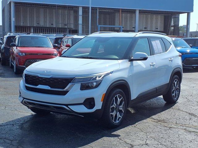 2023 Kia Seltos EX photo 2