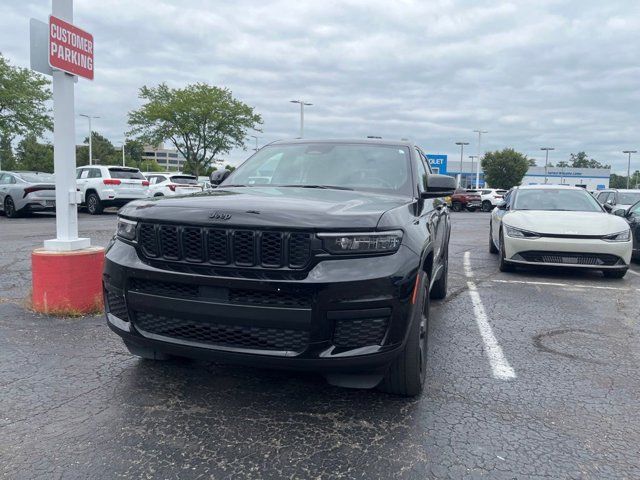 2022 Jeep Grand Cherokee Altitude photo 2