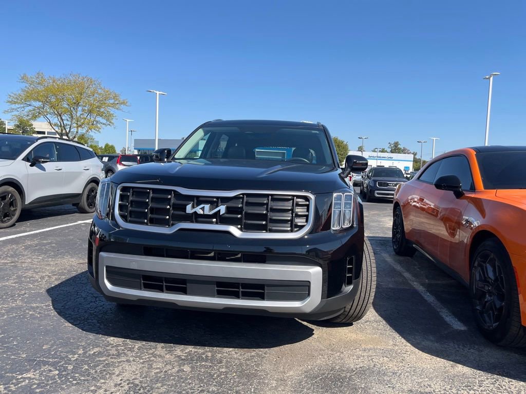 2023 Kia Telluride S photo 2