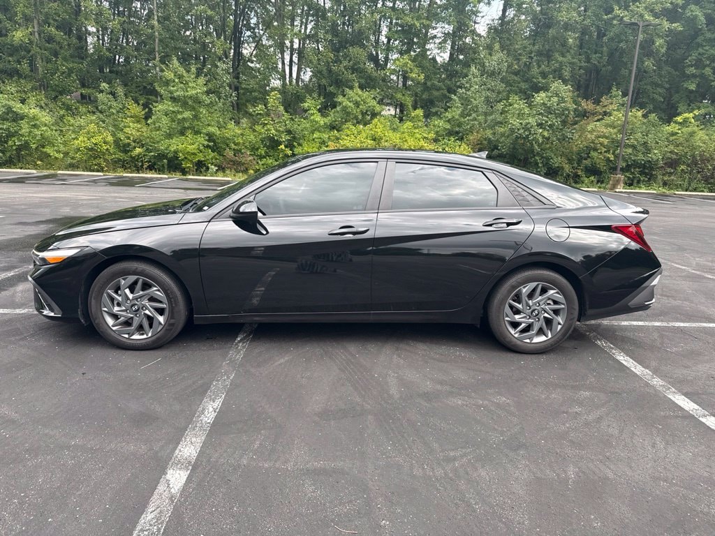 Used 2024 Hyundai Elantra SEL Sedan