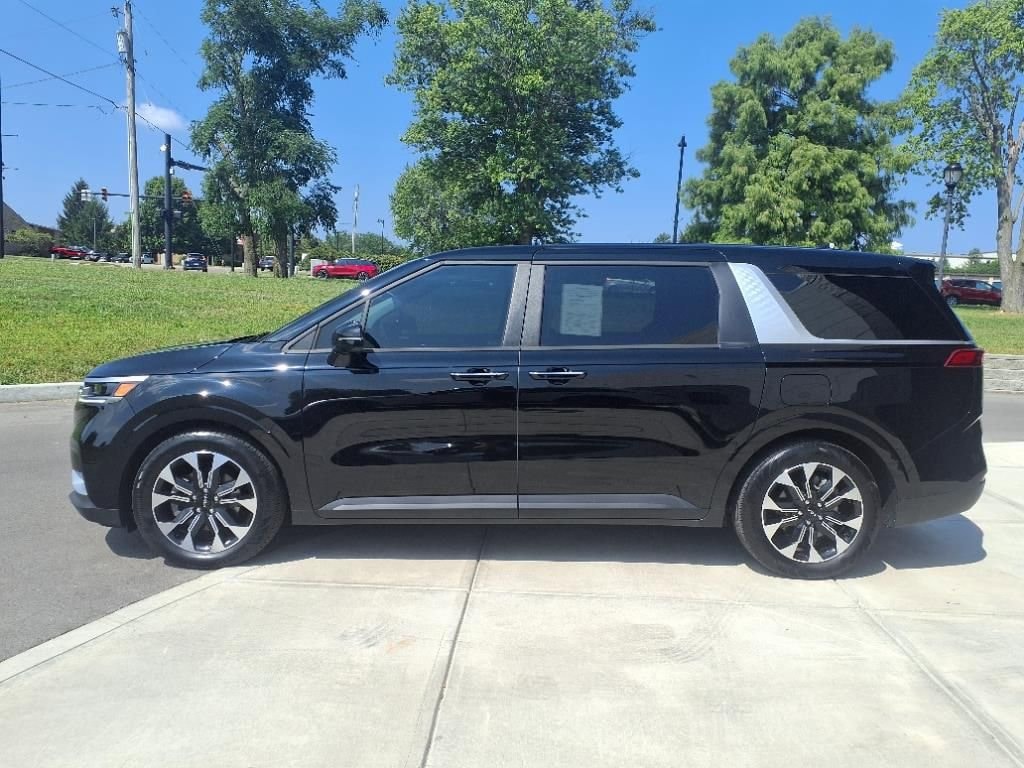 Used 2024 Kia Carnival EX MPV