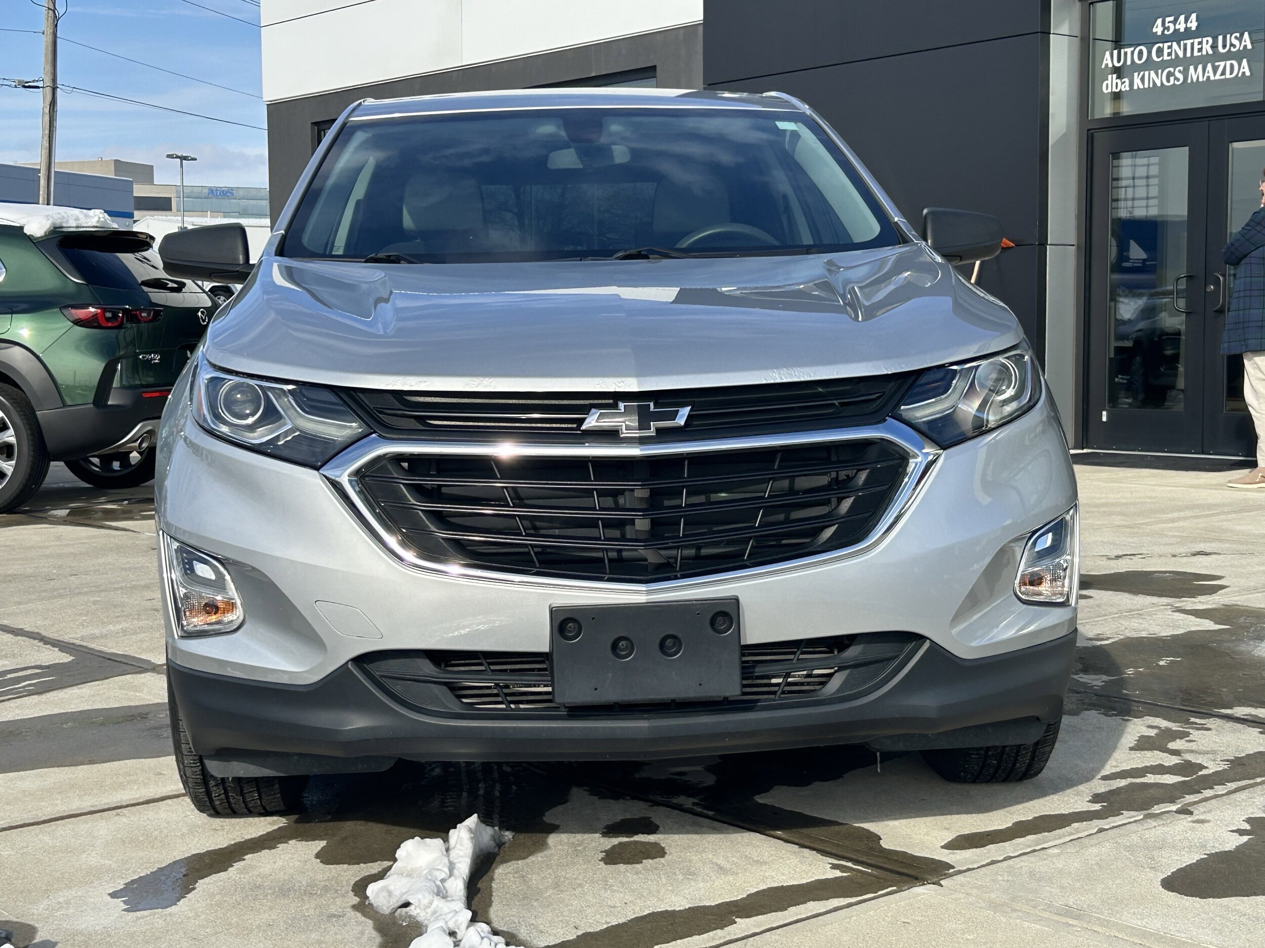 2019 Chevrolet Equinox LS photo 2