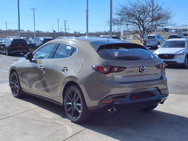 2025 Mazda Mazda3 Hatchback 2.5 Carbon Turbo photo 4
