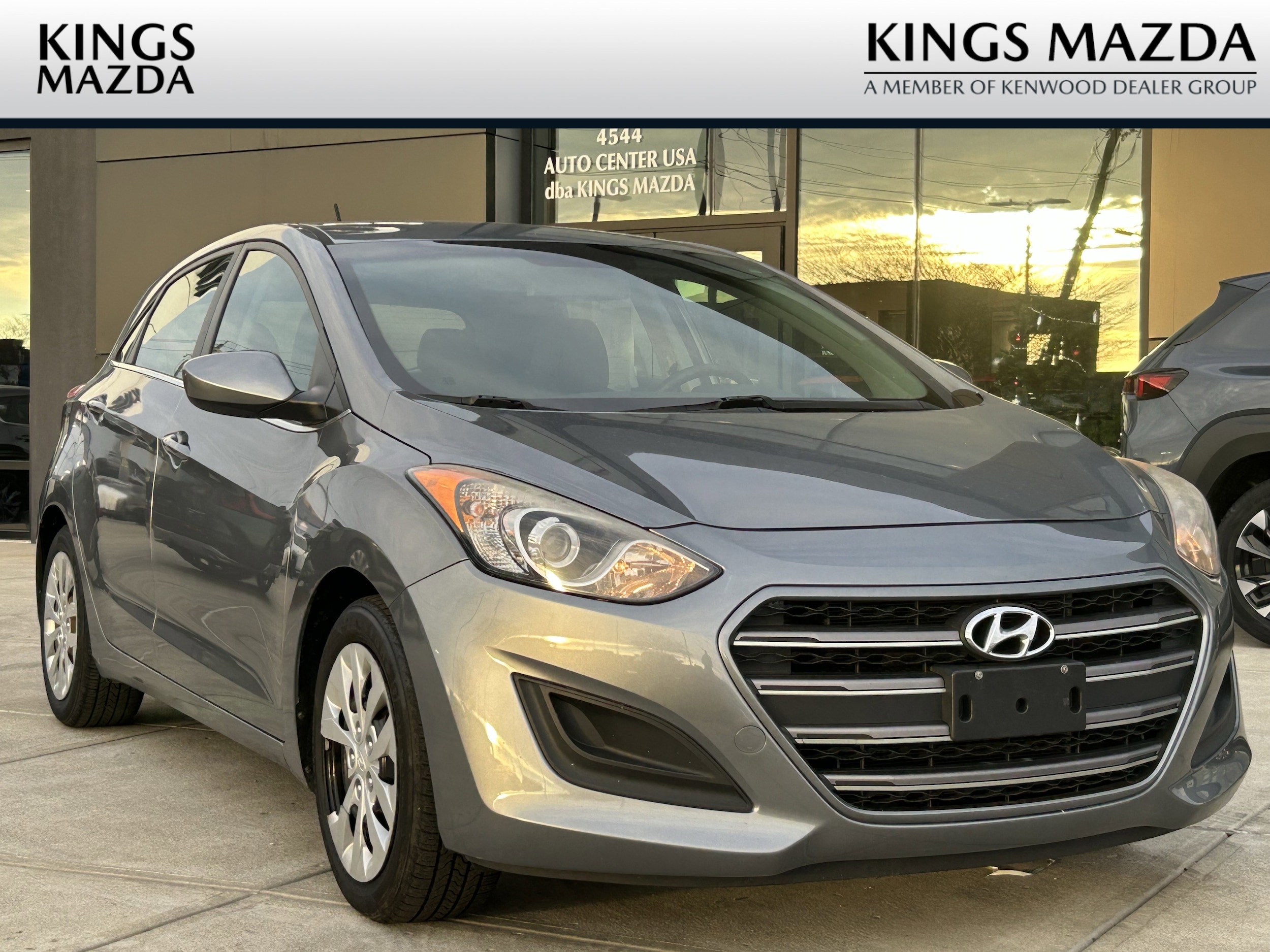 2016 Hyundai Elantra GT Base's photo