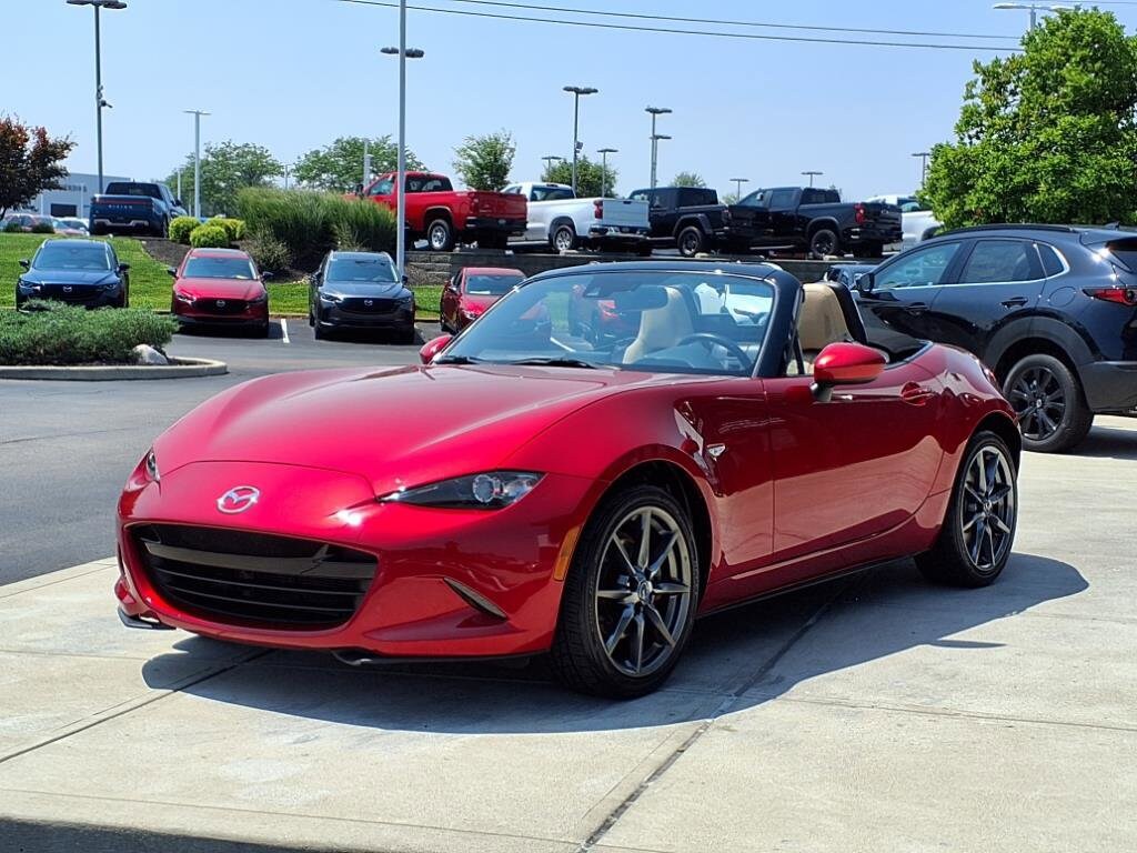 2016 Mazda MX-5 Miata Miata Grand Touring photo 2