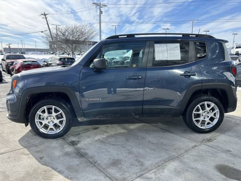 Used 2022 Jeep Renegade Latitude SUV
