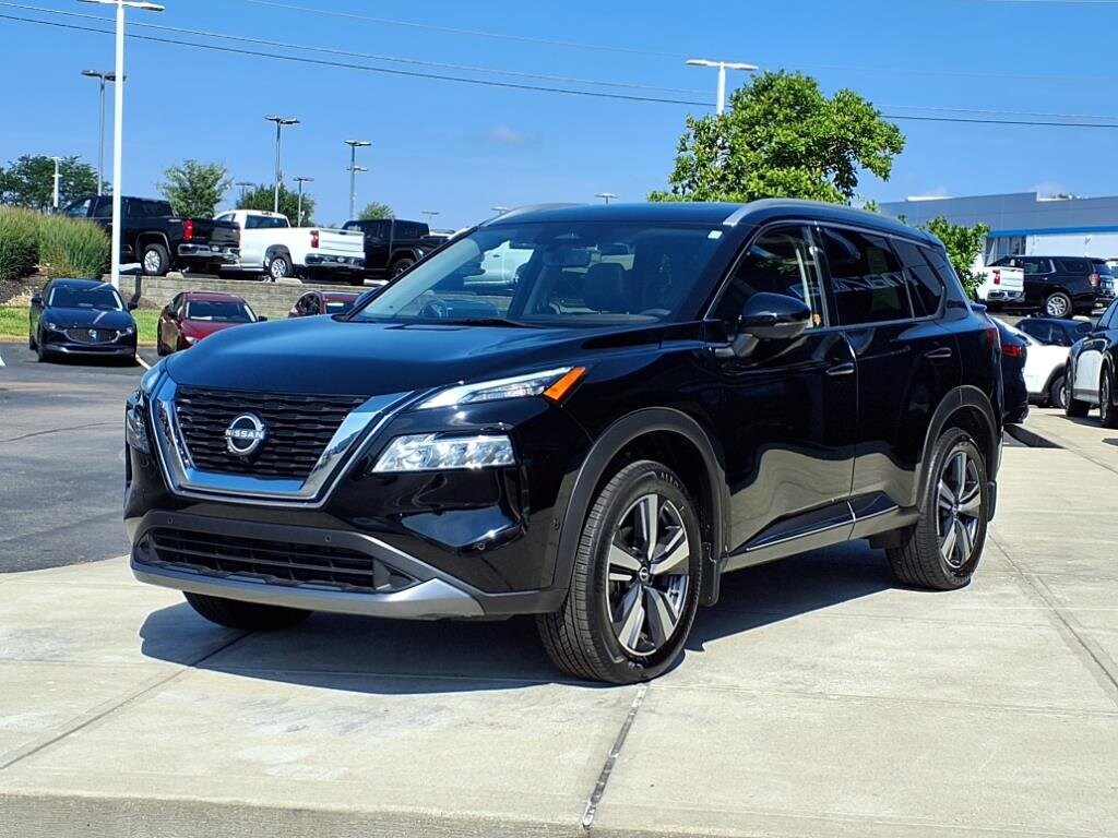 2023 Nissan Rogue SL photo 2