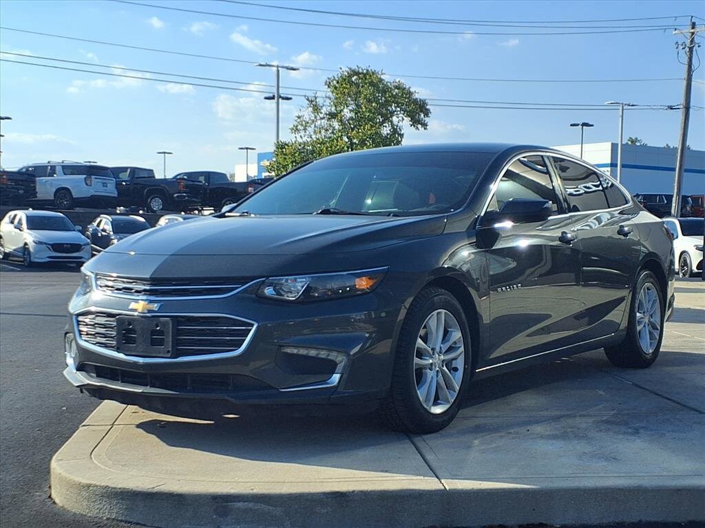 2016 Chevrolet Malibu 1LT photo 2
