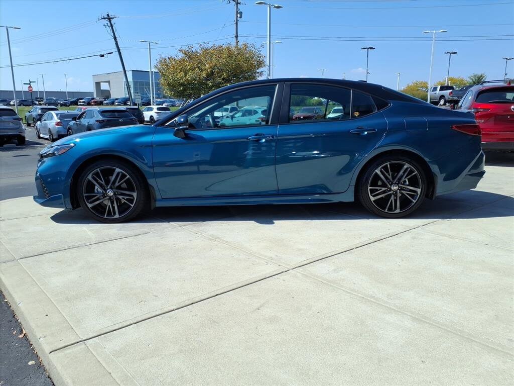 2025 Toyota Camry XSE photo 3