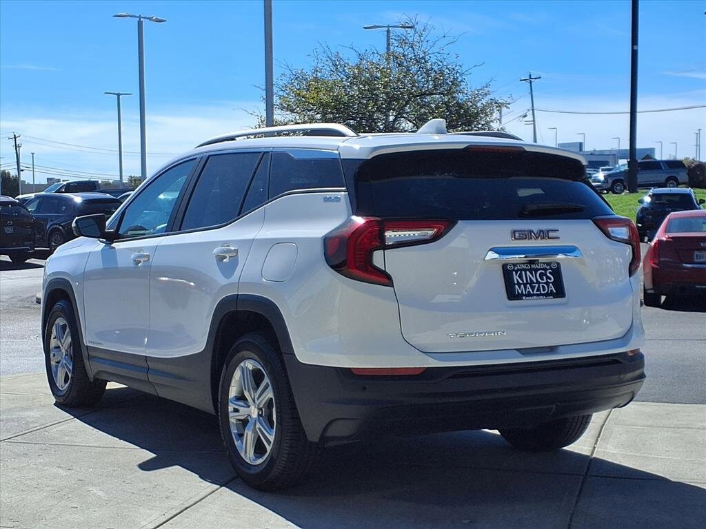 2022 Gmc Terrain SLE photo 4