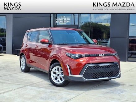 Featured Used 2023 Kia Soul LX Hatchback for sale in Cincinnati, OH